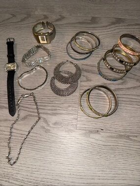 Mixed Metal Women's Bangle and Bracelet Set - Silver and Gold Tones